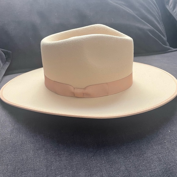 Lack of Color Ivory Rancher - Picture 3 of 12